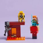 LEGO - Minecraft - A Batalha de Lava no Nether - 21266