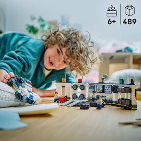 LEGO City Police Garagem Personalizada para Carros da Polícia 60457